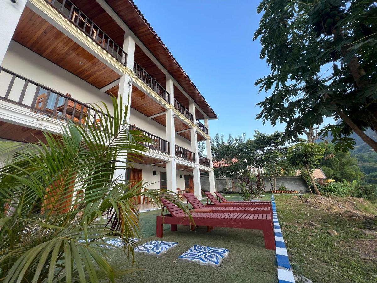 Sabaidee Nongkiaw River View Hotel Nong Khiaw Exterior photo